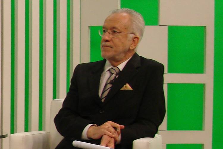 Jornalista Alexandre Garcia é hostilizado em voo – Veja o vídeo!