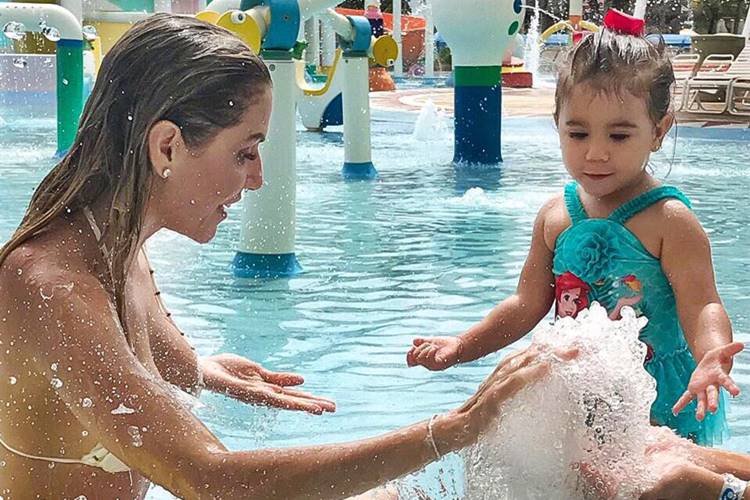 Deborah Secco e Maria Flor/Instagram