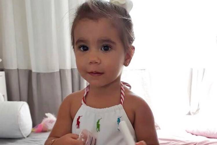 Deborah Secco posta foto de Maria Flor fantasiada de fada – Veja!