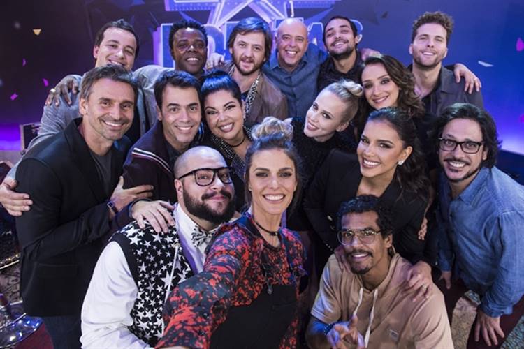 Selfie marca primeiro encontro do time de ‘PopStar’
