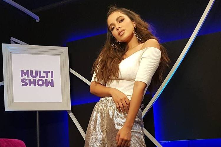 Anitta é flagrada dando beijão no novo affair, Thiago Magalhães – Veja!