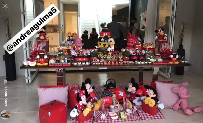 Instagram Stories/Simone