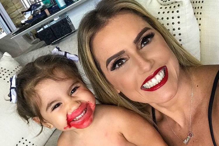 Maria Flor e Deborah Secco (Reprodução/Instagram)