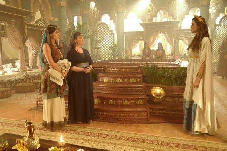 O Rico e Lázaro - Shaya descobre que Joaquim e Edissa se amam (Munir Chatack/ Record TV)