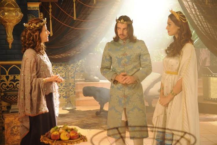 O Rico e Lázaro - Yasha diz para Neusta que não se casará com Joaquim (Munir Chatack/RecordTV)