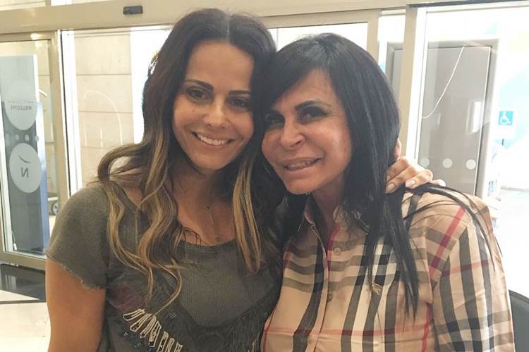 Após 2 anos, Gretchen reencontra Viviane Araújo