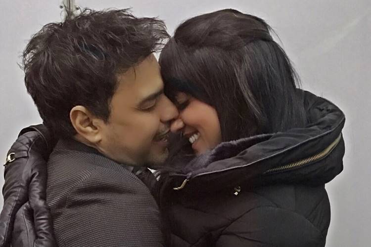 Graciele Lacerda publica foto romântica com Zezé Di Camargo