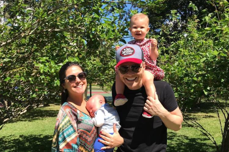 Thais Fersoza, Teodoro, Michel Teló e Melinda (Reprodução/Instagram)