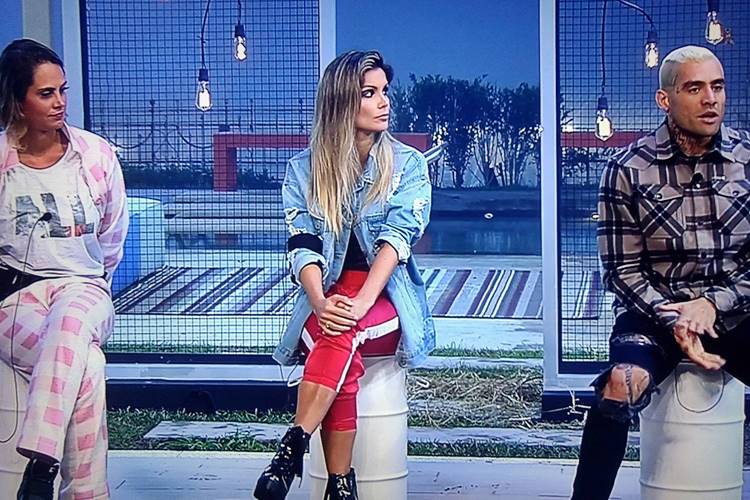 A Fazenda - Aritana - Flavia - Yuri (Reprodução/Record TV)