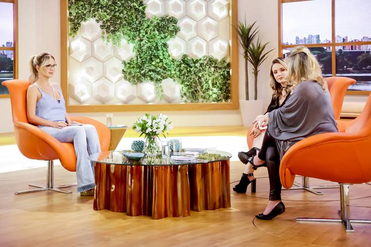 Eliana - Larissa com a mãe (Gabriel Cardoso/SBT)