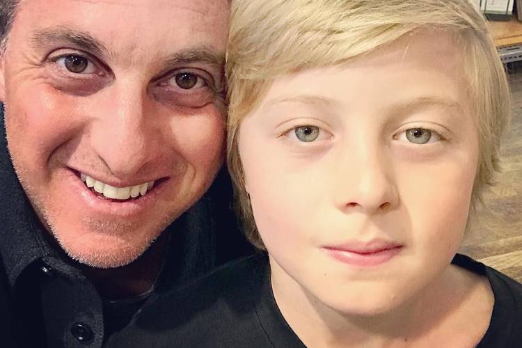 Angélica e Luciano Huck parabenizam o filho, Benício