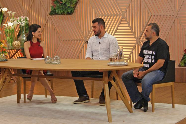 Ana Paula Padrão comanda o especial ‘MasterChef – A Reunião’