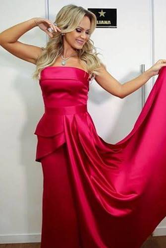 Eliana - Look Vermelho Eliana - Look Vermelho/Instagram