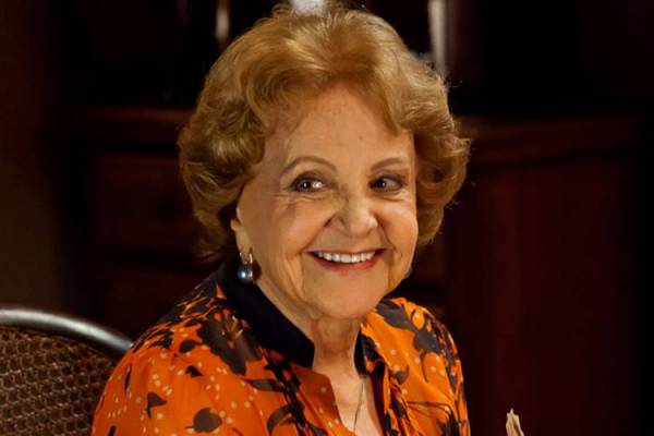 As Brasileiras - Eva Todor (Dona Conchita) / (TV Gobo/ Ique Esteves)