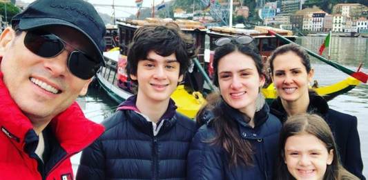 Celso Portiolli com a família/Instagram