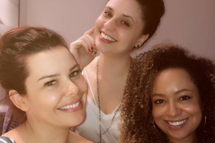 Fernanda Souza agita a web com reencontro de “Chiquititas”