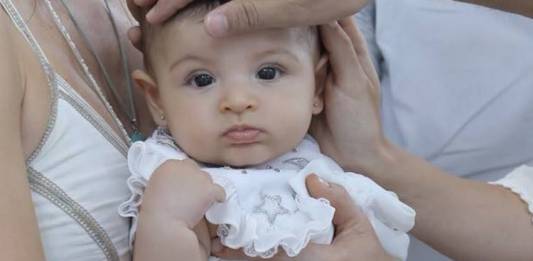 Nina - filha de Carol Castro (Instagram/Foto: estudio_thalitacastanha)