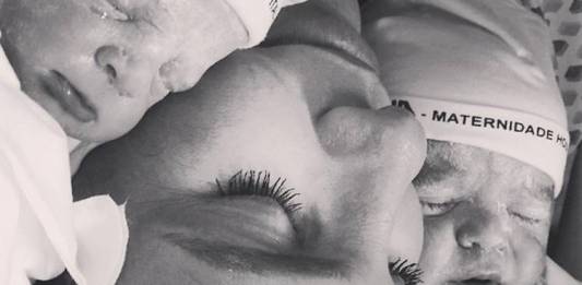 Ivete Sangalo com as filhas gêmeas/Instagram