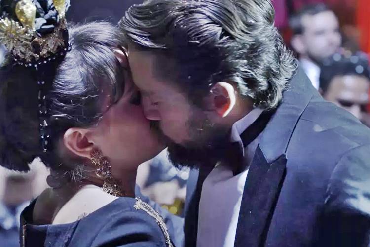 O Outro Lado do Paraiso - Clara e Renato O Outro Lado do Paraiso - Clara e Renato (Reprodução/TV Globo)