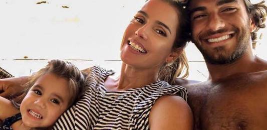 Deborah Secco e Hugo Moura com Maria Flor/Instagram