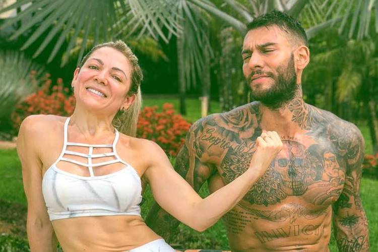 Lucas Lucco com a mãe Mãe de Lucas Lucco impressiona com foto de antes e depois/Instagram