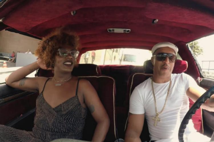 Mano Brown sem cinto de segurança Mano Brown sem cinto de segurança - Reprodução/Facebook