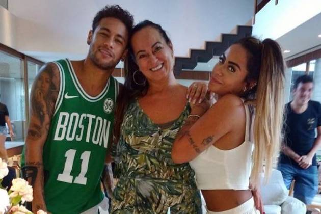Irmã de Neymar comemora aniversário na mansão do jogador/Instagram