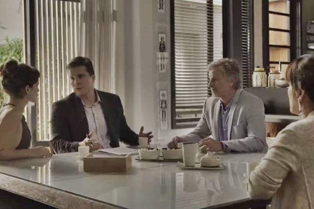 O Outro Lado do Paraíso: Farsa de Renan é descoberta (Reprodução/TV Globo)