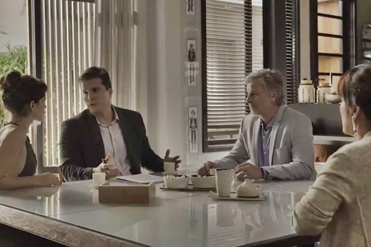 O Outro Lado do Paraíso: Farsa de Renan é descoberta