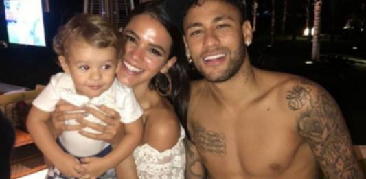 Bruna Marquezine, Neymar e Criança - Reprodução/Instagram