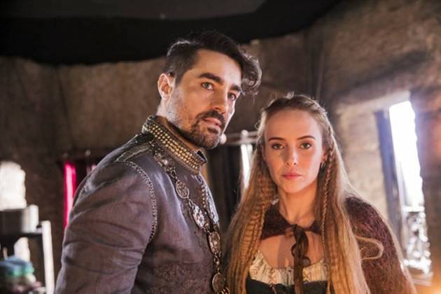 Deus Salve o Rei - Virgilio e Diana se unem (Globo/João Miguel Júnior)