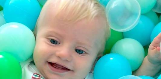 Filho de Karina Bacchi comemora 1 milhão de seguidores/Instagram
