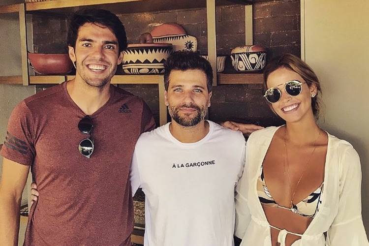 Bruno Gagliasso recebe Kaká em sua pousada em Fernando de Noronha
