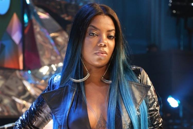 Após internação, Ludmilla recebe alta de hospital