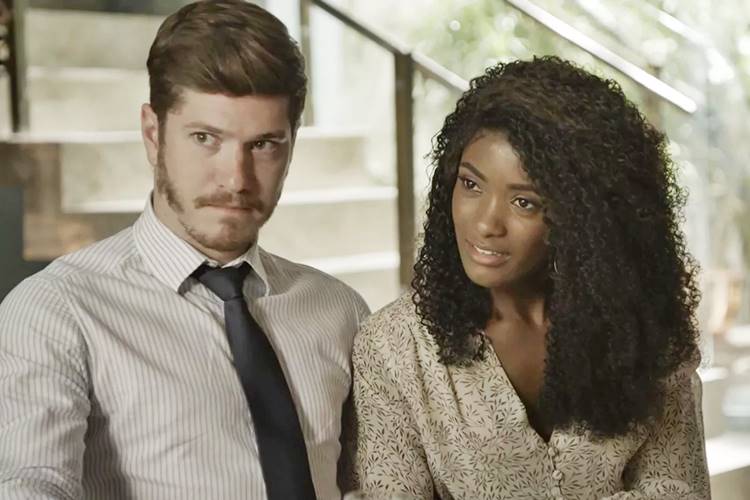 O Outro Lado do Paraíso: Nádia surpreende Raquel com pedido