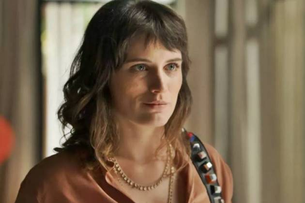 O Outro Lado do Paraíso - Clara O Outro Lado do Paraíso: Clara surpreende ao assumir controle da mina de esmeraldas (Reprodução/TV Globo)