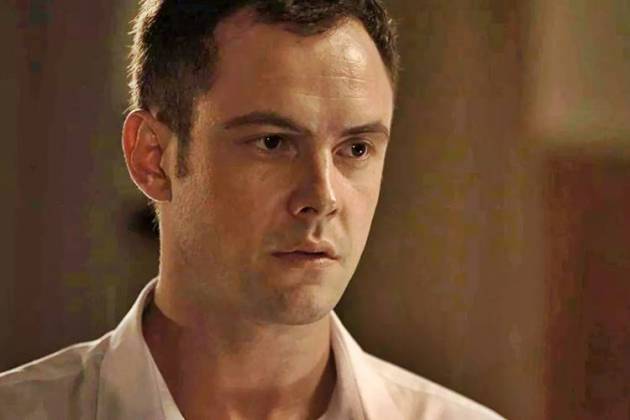 O Outro Lado do Paraiso - Gael procura Clara (Reprodução/TV Globo)