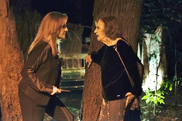 O Outro Lado do Paraiso - Sophia tenta matar Caetana O Outro Lado do Paraiso - Sophia tenta matar Caetana (Globo/Cesar Alves)