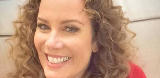 De biquíni, Regina Volpato exibe boa forma aos 50 anos/Instagram