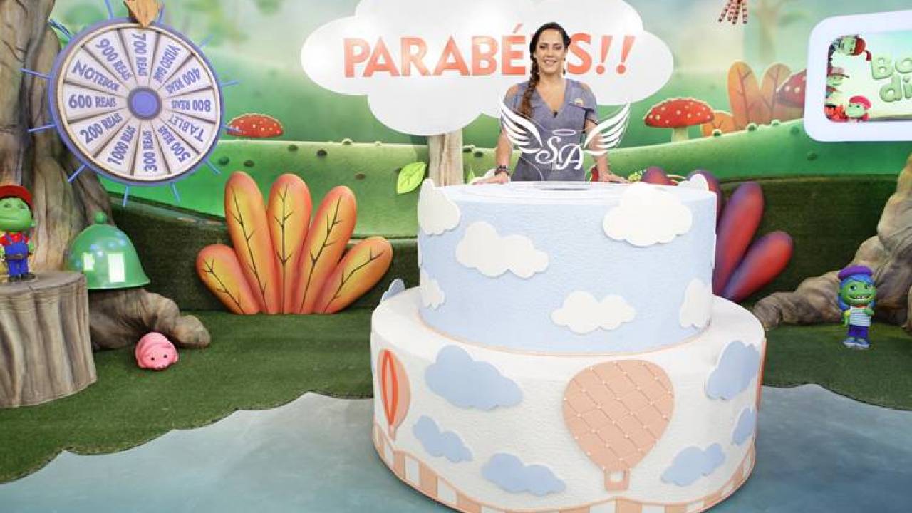 Silvia Abravanel ganha festa surpresa de aniversário no 'Bom Dia e Cia'