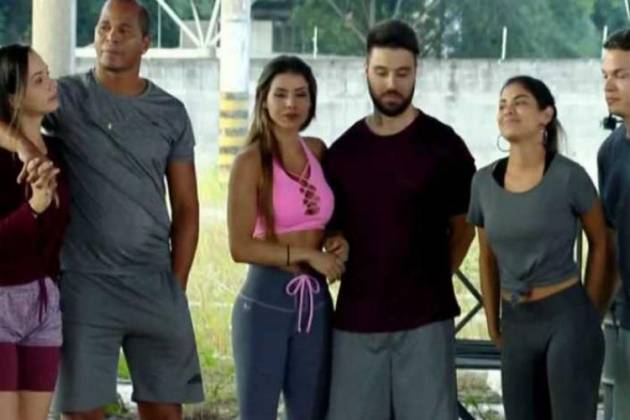 Luísa e Aloísio - Thais e Douglas - Munik e Anderson Power Couple Brasil - Luísa e Aloísio - Thais e Douglas - Munik e Anderson - Reprodução/Record TV