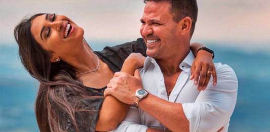 Eduardo Costa com morena/Instagram