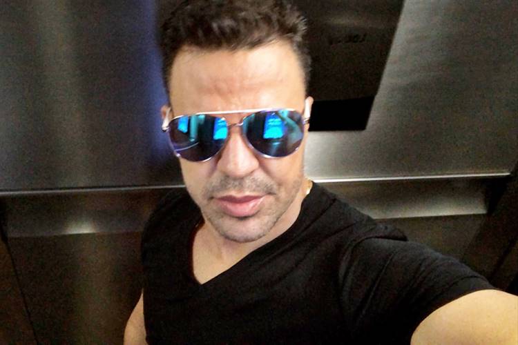 Oi? Eduardo Costa se declara ao ex-marido de sua namorada: Bola pra frente