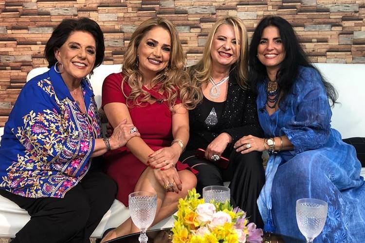Nani Venâncio recebe mamães poderosas no ‘A Tarde é Show’ especial de Dia das Mães