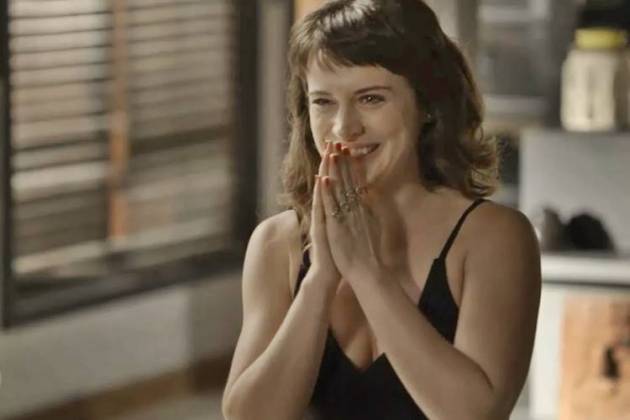 O Outro Lado do Paraiso - Clara fica feliz com notícia O Outro Lado do Paraiso - Clara fica feliz com notícia (Reprodução/TV Globo)