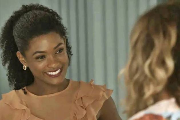 O Outro Lado do Paraiso - Raquel faz convite para Nádia O Outro Lado do Paraiso - Raquel faz convite para Nádia (Reprodução/TV Globo)