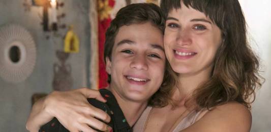 O Outro Lado do Paraiso - Tomaz chama Clara de mãe (Globo/Rafael Campos)