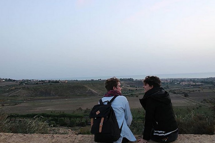 Namorada de atriz global se declara em rede social