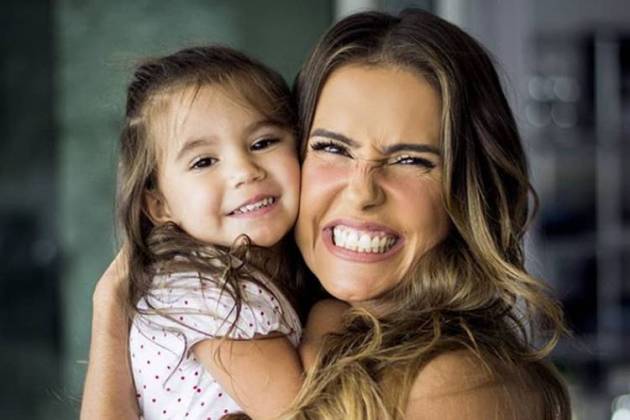 Maria Flor e Deborah Secco/Instagram