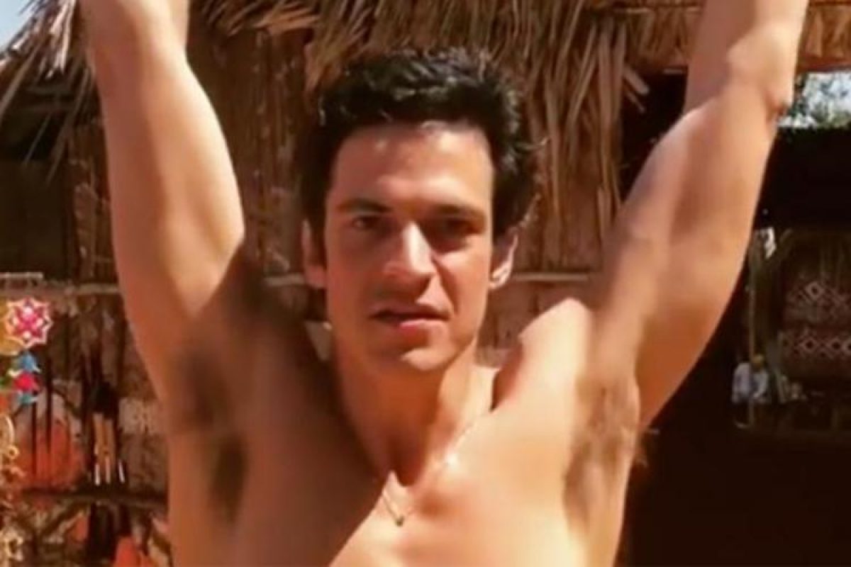 De sunga, Mateus Solano deixa volume à mostra em vídeo publicado no  Instagram - Portal Área VIP
